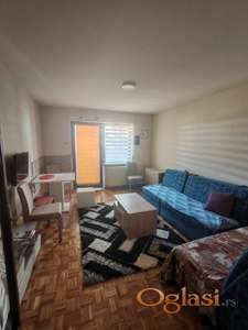 Izdajem Stan u centru Zlatibora